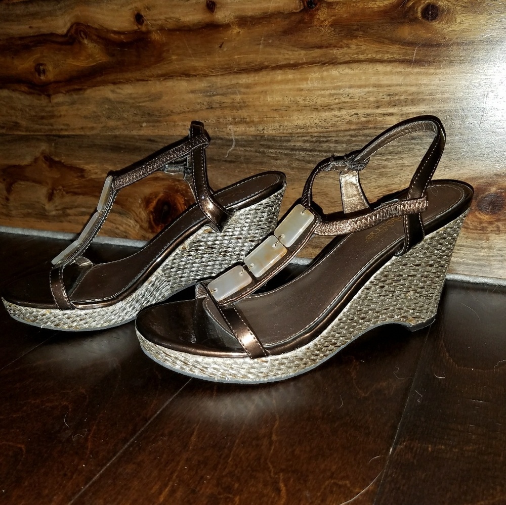 Sandals - Picture 3 of 4